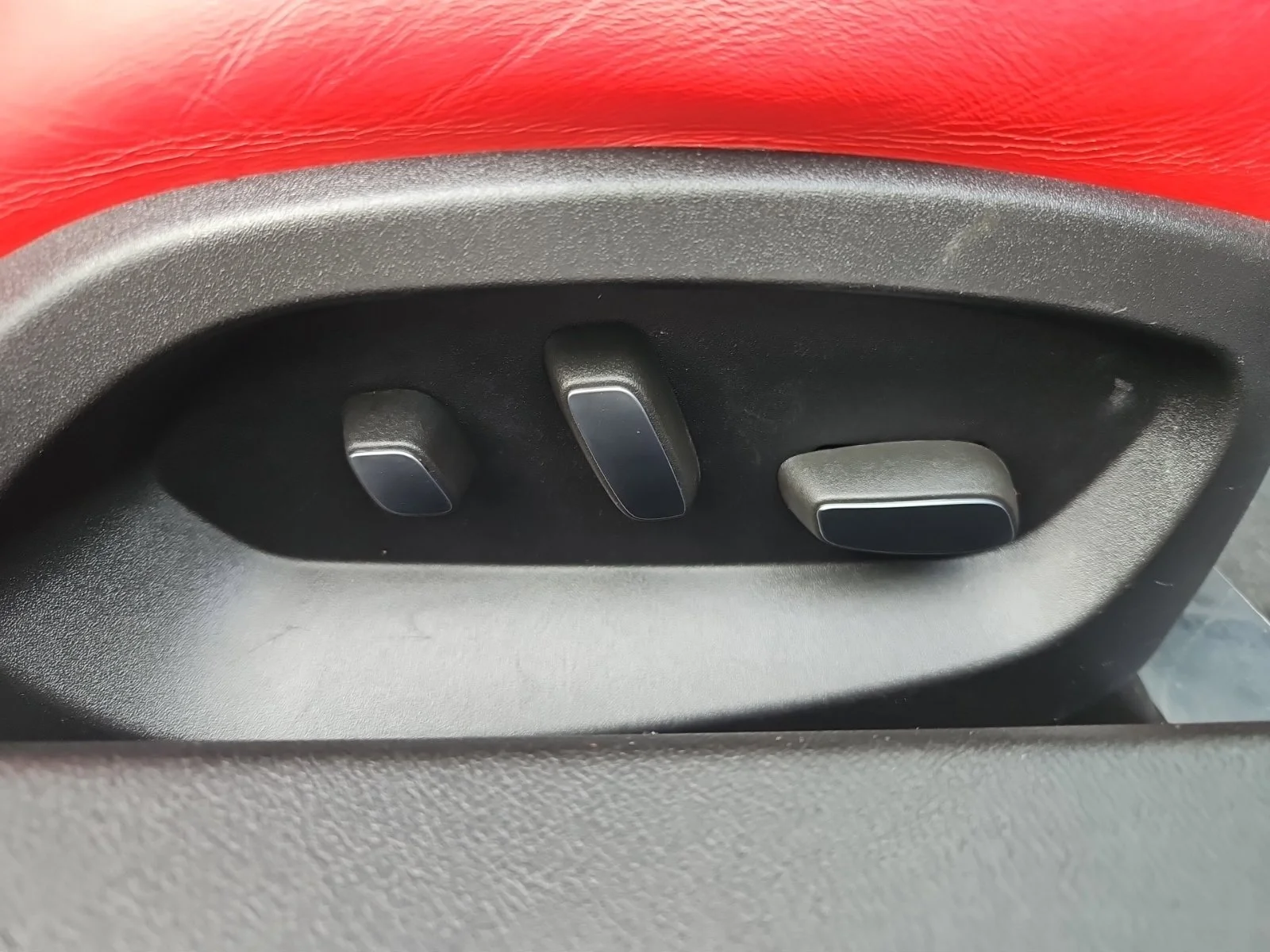 Used 2014 Silver Chevrolet 3LT image 25