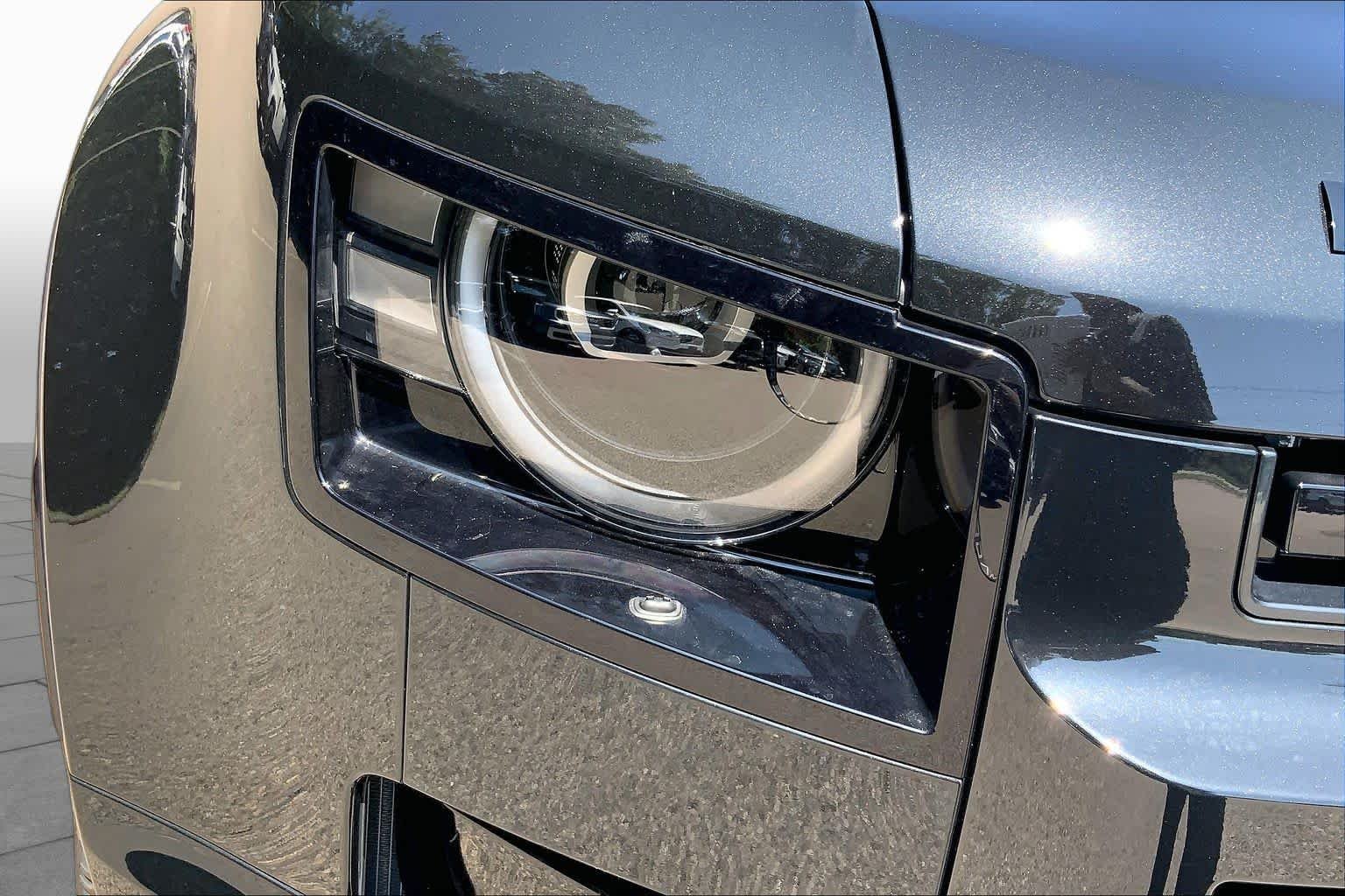 Used 2026 BLACK Land Rover X-Dynamic SE image 14