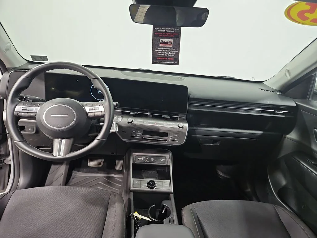 Used 2025 Gray Hyundai SEL Convenience image 14