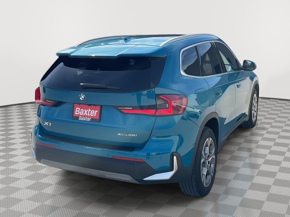 Used 2023 Blue Bay Lagoon Metallic BMW xDrive28i image 3