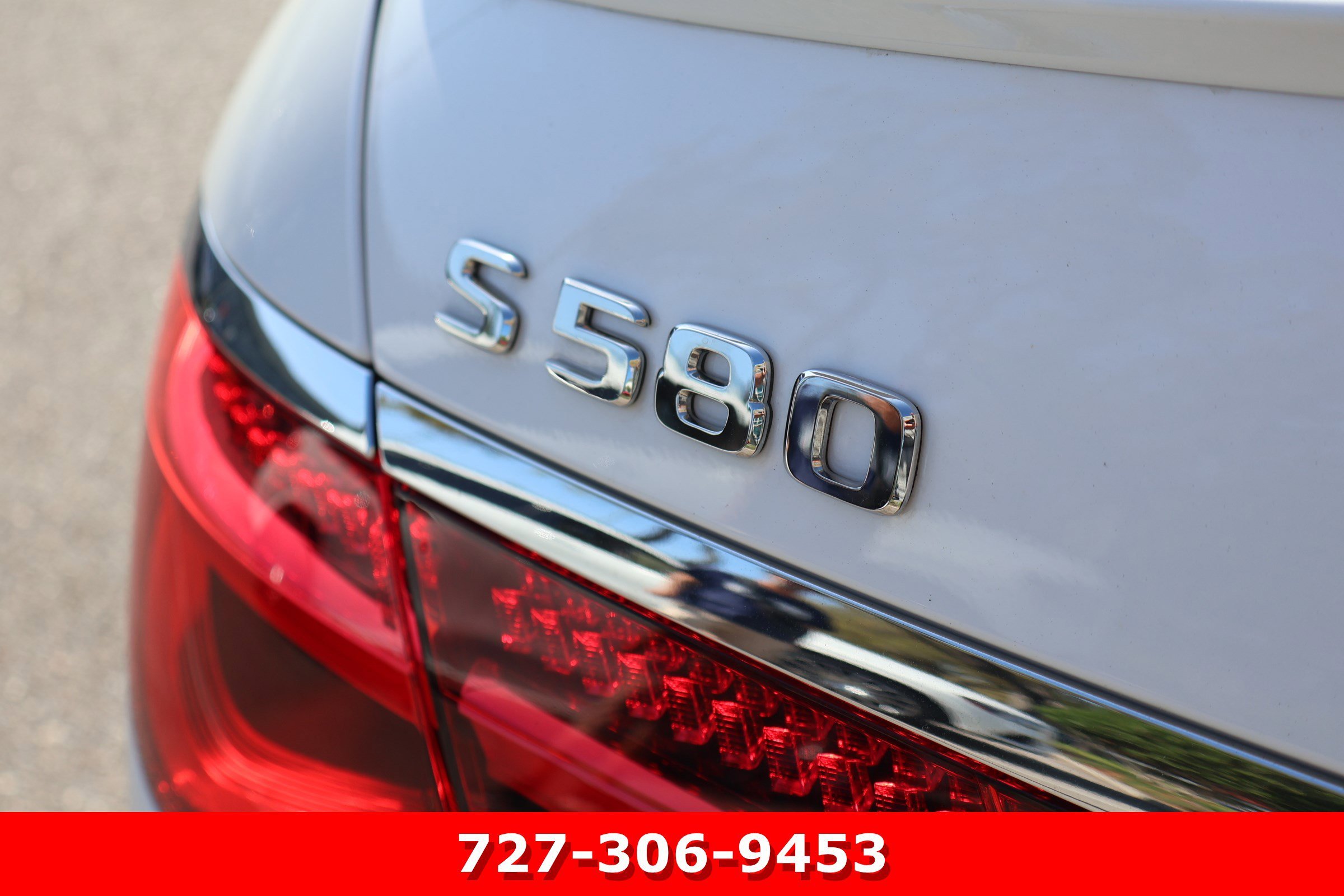 Certified Used 2025 MANUFAKTUR Moonlight Mercedes-Benz S 580 image 9