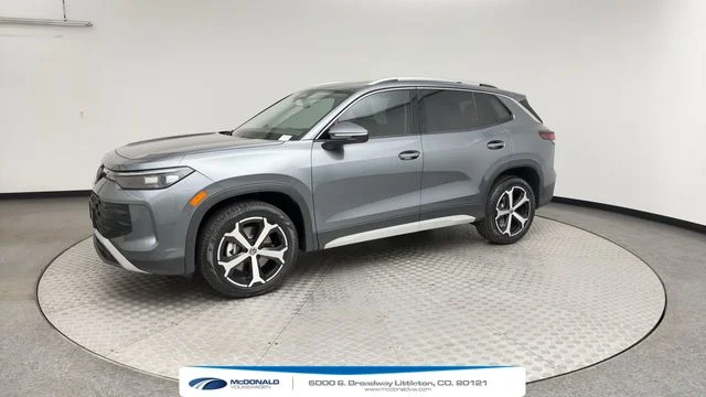 Used 2025 Gray Volkswagen 2.0T SE image 6