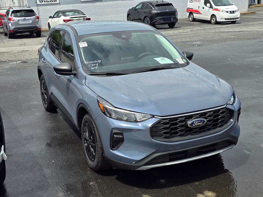 Used 2025 Blue Ford Active image 9