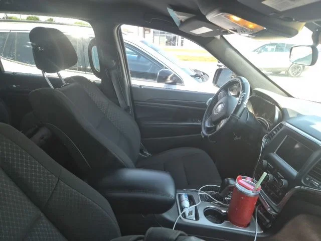 Used 2021 Gray Jeep Laredo E image 10
