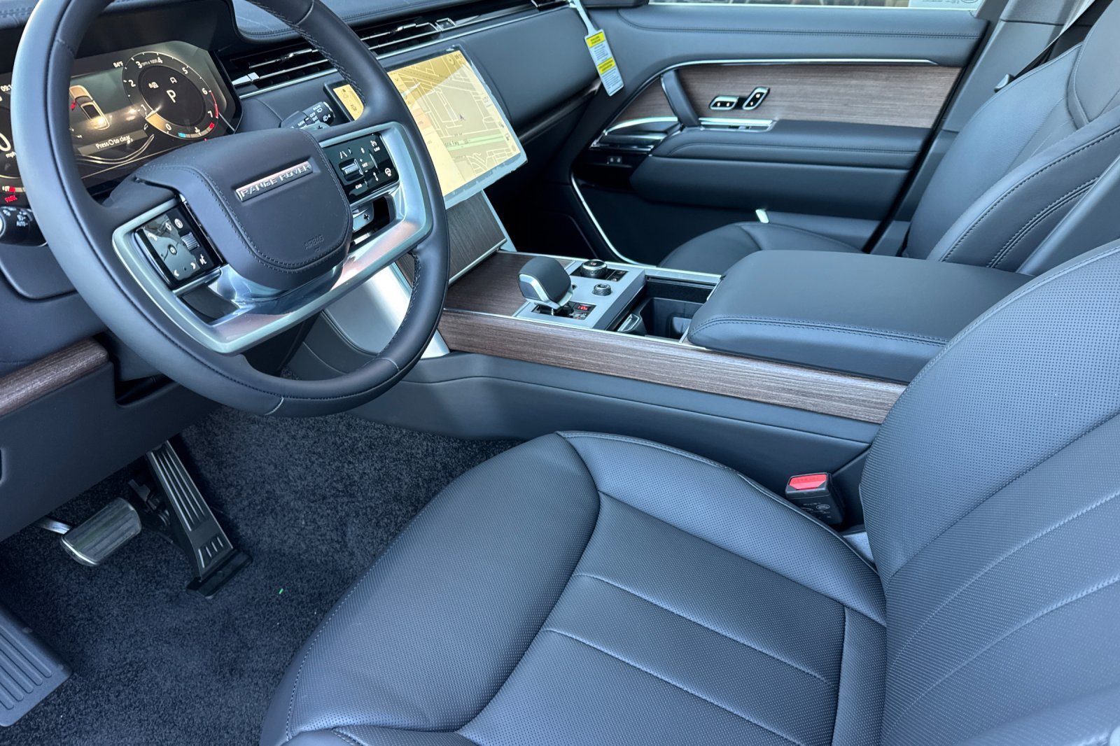 New 2027 Batumi Gold LAND ROVER SE image 9