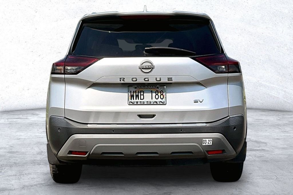Used 2023 Silver Nissan SV image 4