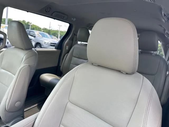 Used 2019 Gray Toyota XLE image 16
