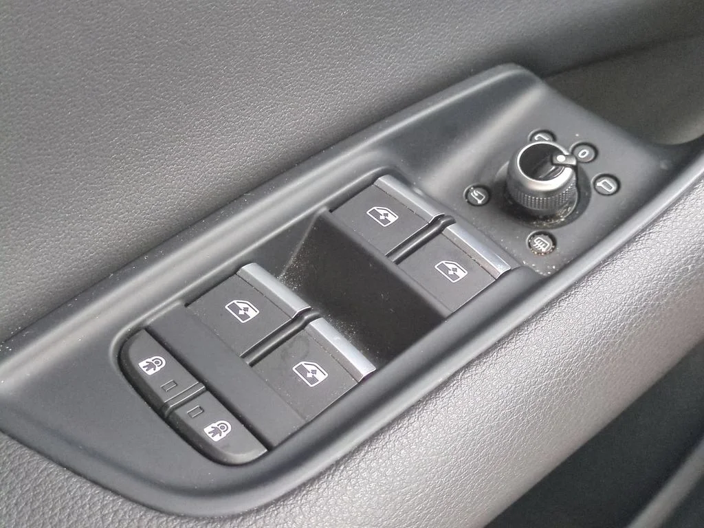 Used 2021 White Audi 55 Premium Plus image 25