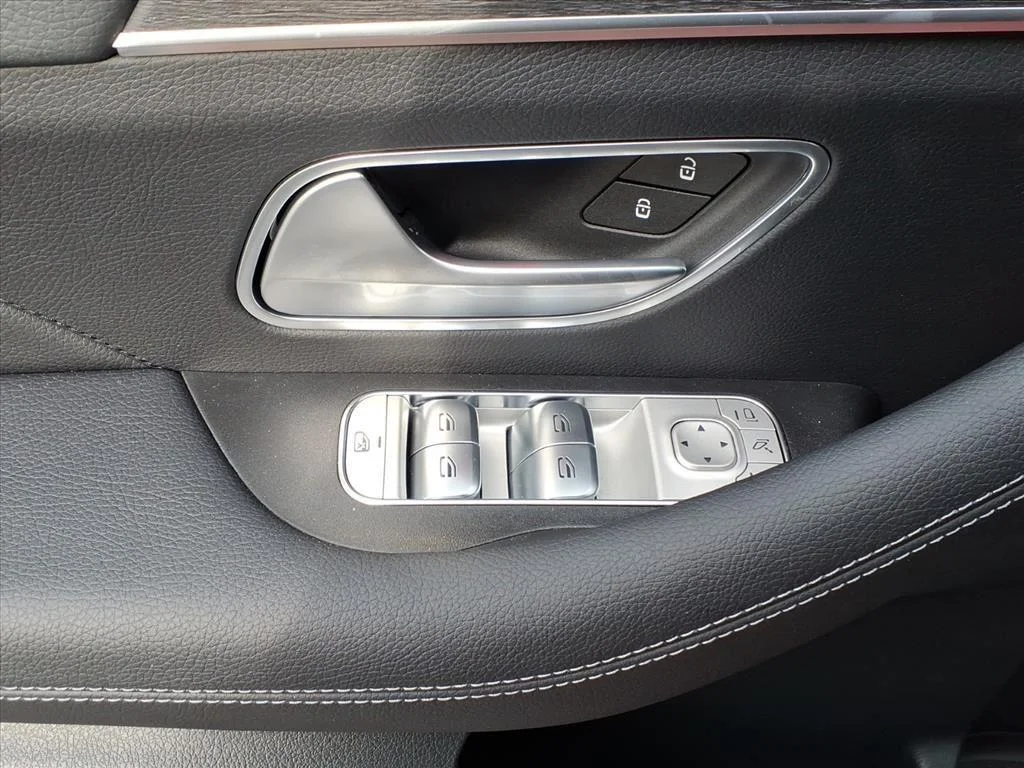 Used 2026 MANUFAKTUR Signature Silicon Grey Mercedes-Benz GLS 450 image 21