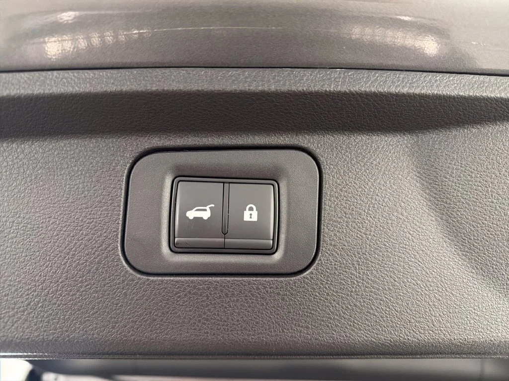 Used 2026 Gray Nissan SL image 9