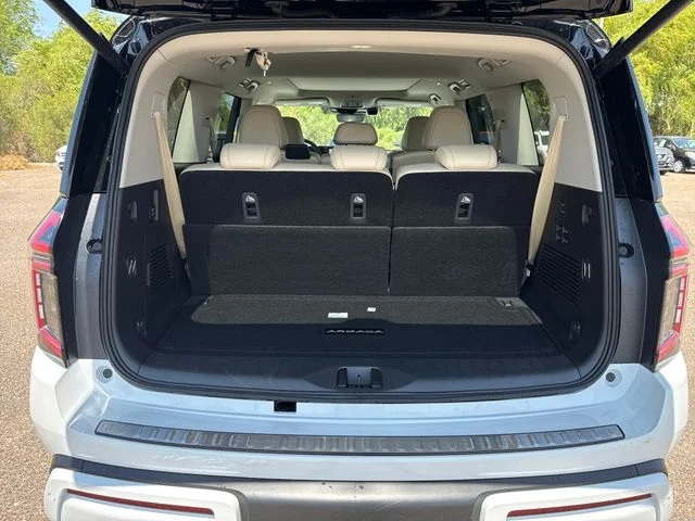 New 2026 Everest White TriCoat / Super Black Two-tone Nissan Platinum Reserve image 18