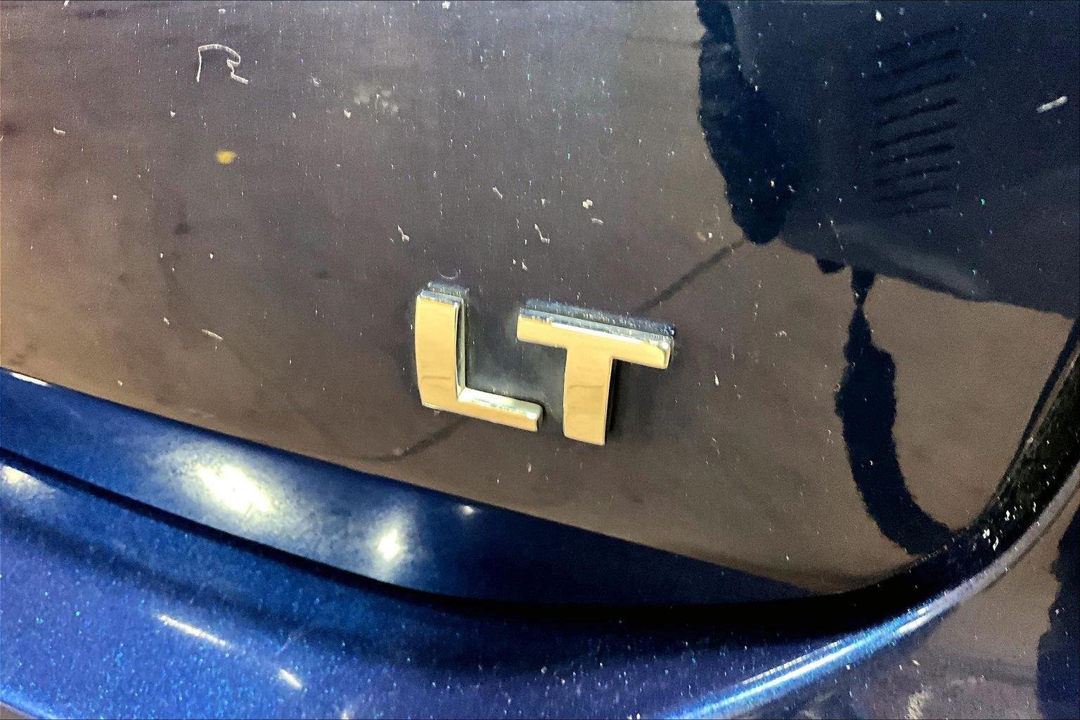 Used 2022 Blue Glow Metallic Chevrolet LT image 9