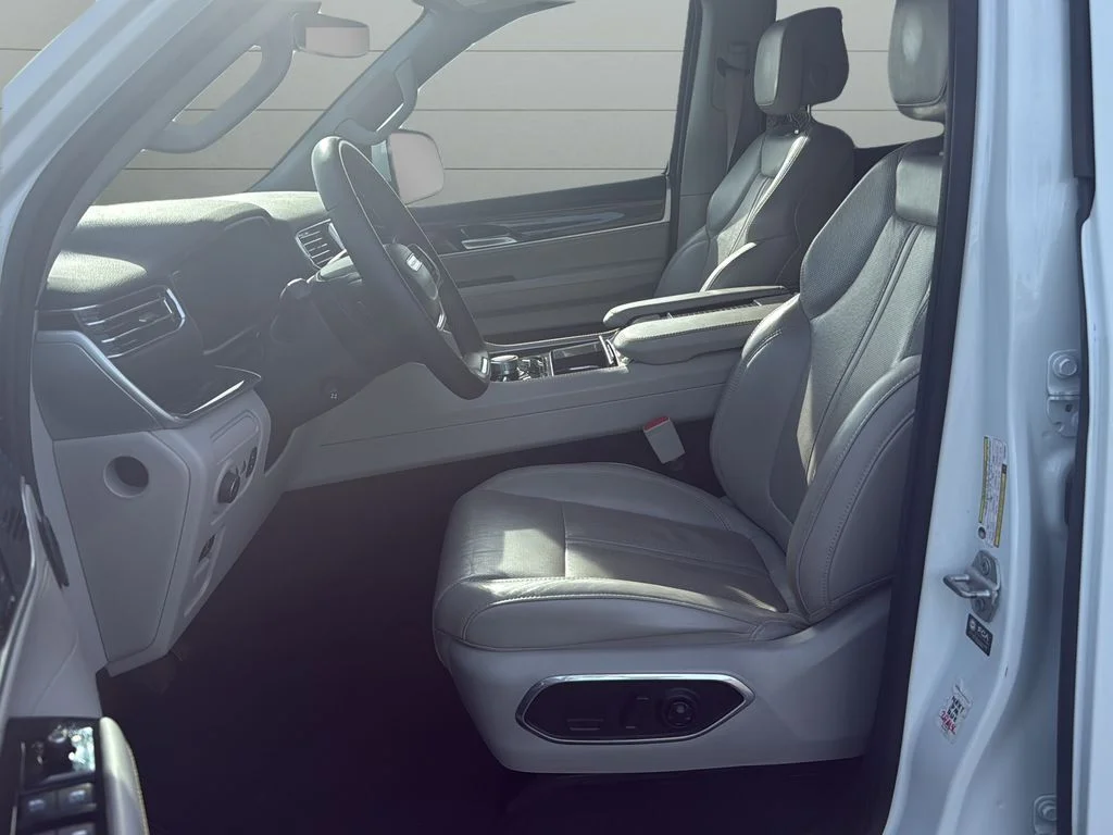 Certified Used 2022 White Jeep Series III image 10