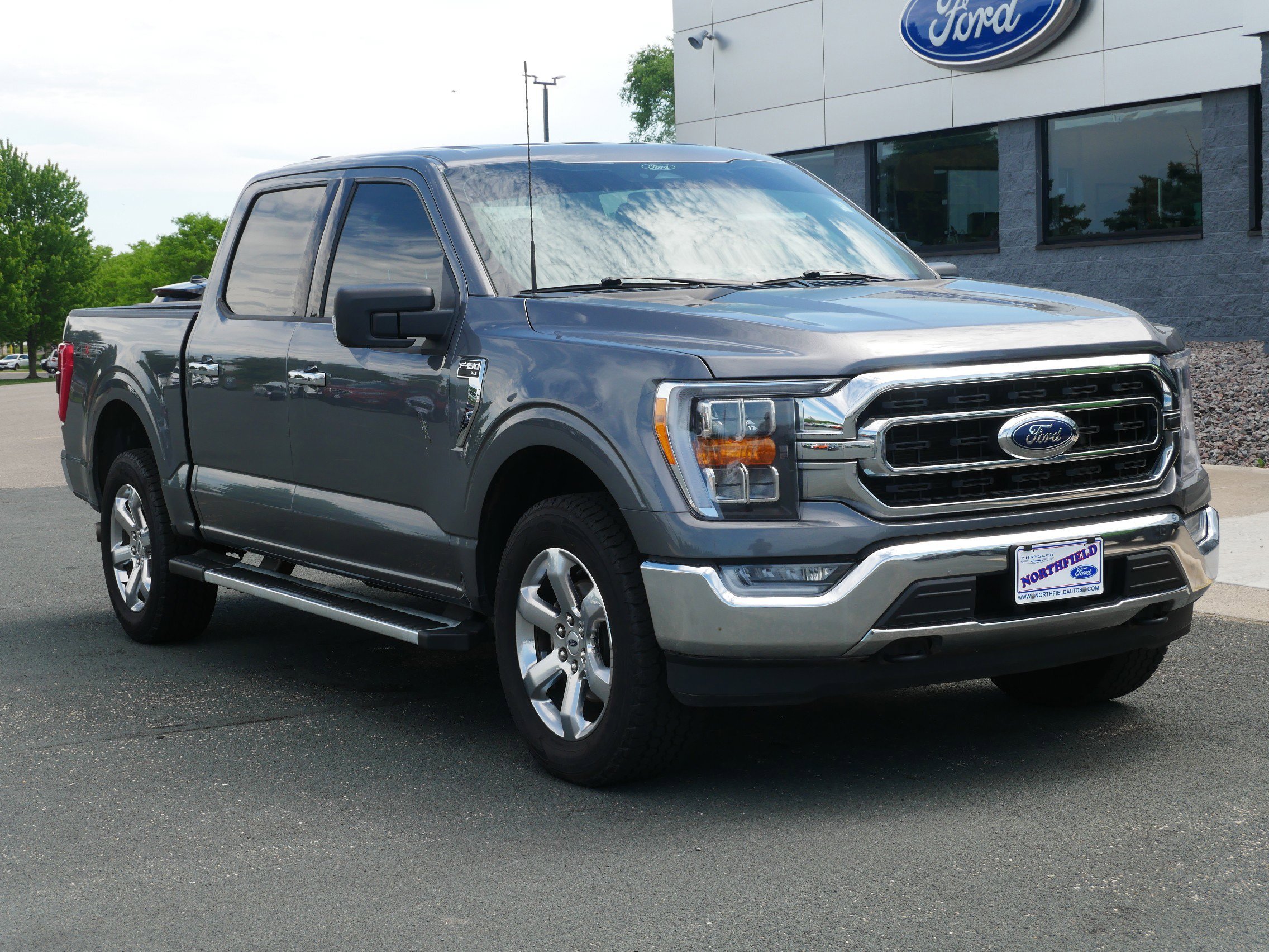 Used 2022 Gray Ford XLT image 2