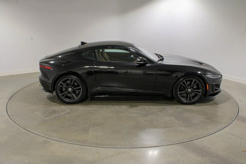 2024 Jaguar F-Type R75 - Photo 6