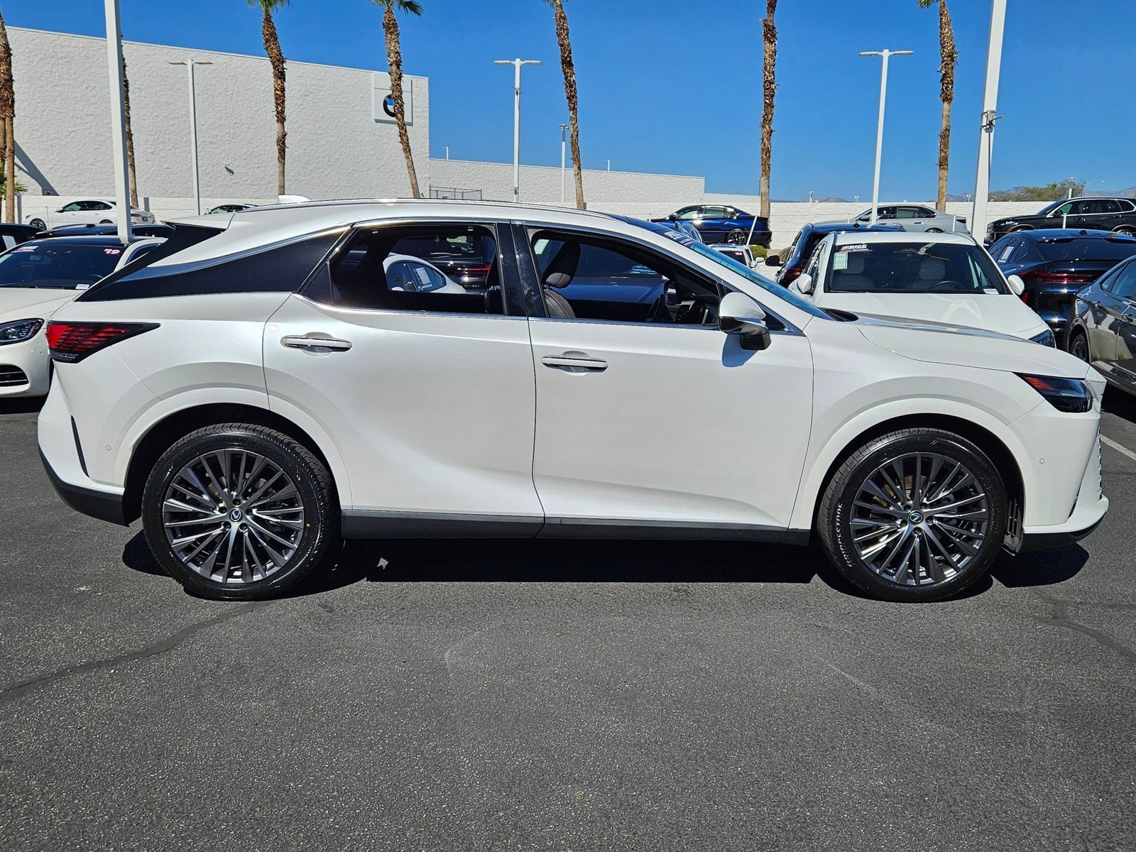 Used 2023 Eminent White Pearl Lexus RX 350h Luxury image 4