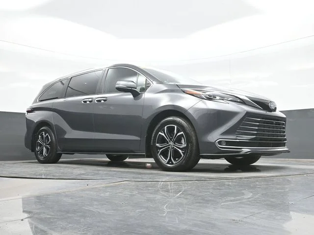 2025 Toyota Sienna Platinum - Photo 23