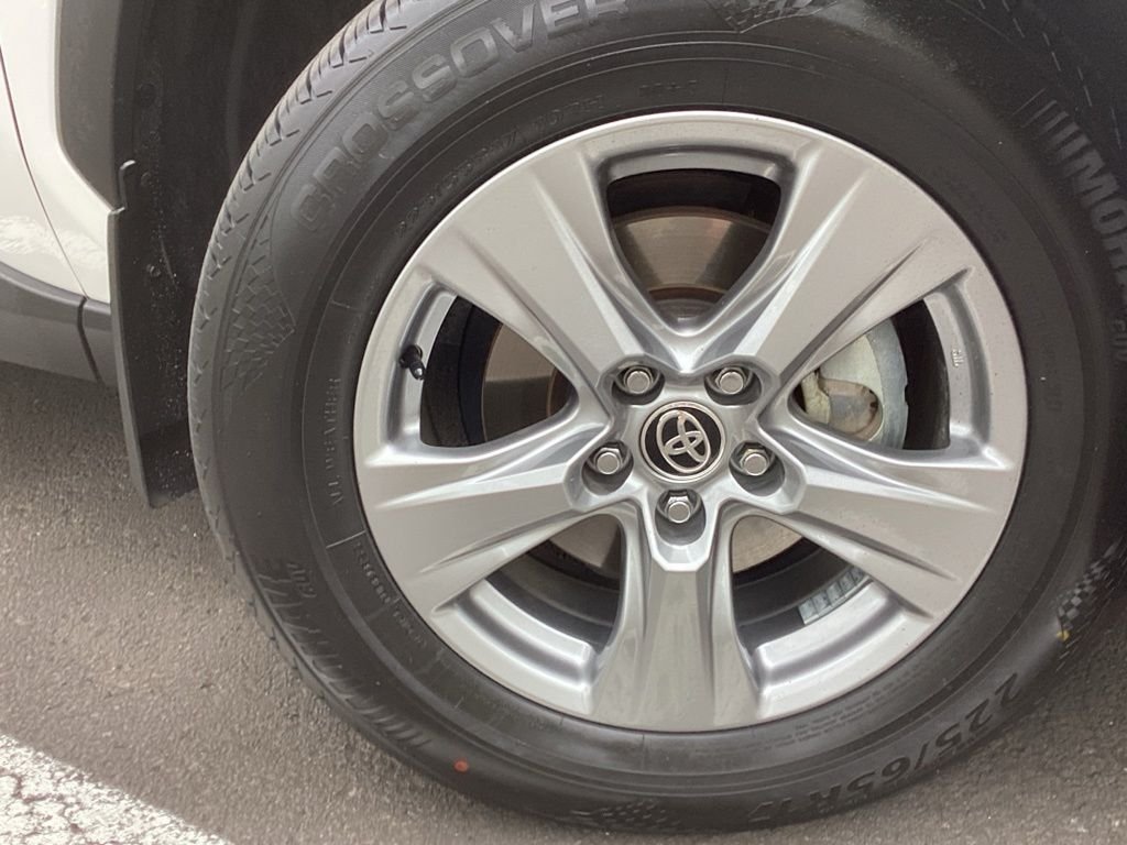 Used 2025 White Toyota LE image 6