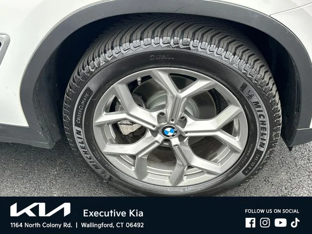 Used 2023 White BMW xDrive30i image 7