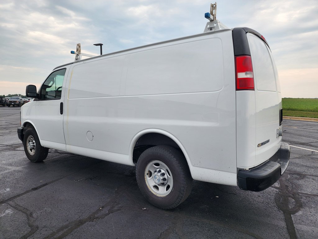 Used 2017 Summit White Chevrolet Work Van image 5