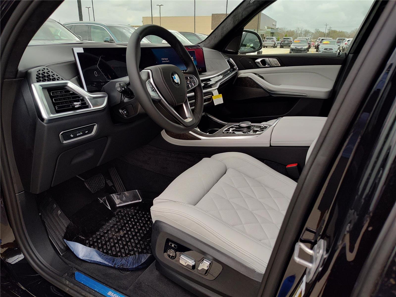 New 2026 Black Sapphire Metallic BMW xDrive40i image 2