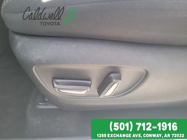 2024 Toyota Highlander LE - Photo 12