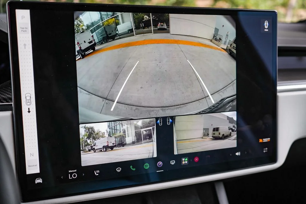 Used 2022 White Tesla Plaid image 21
