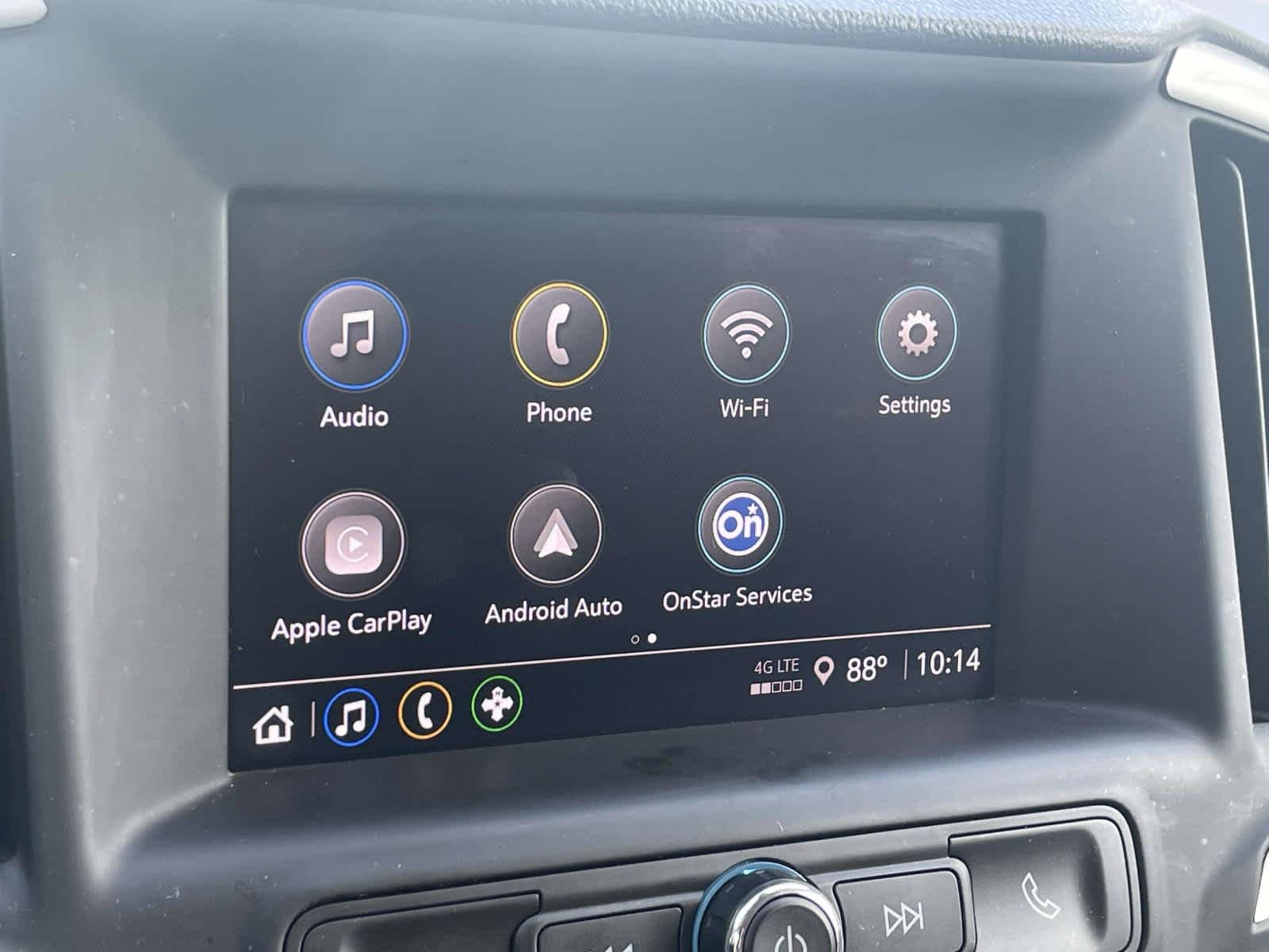 Used 2024 Sterling Metallic GMC SLE image 29