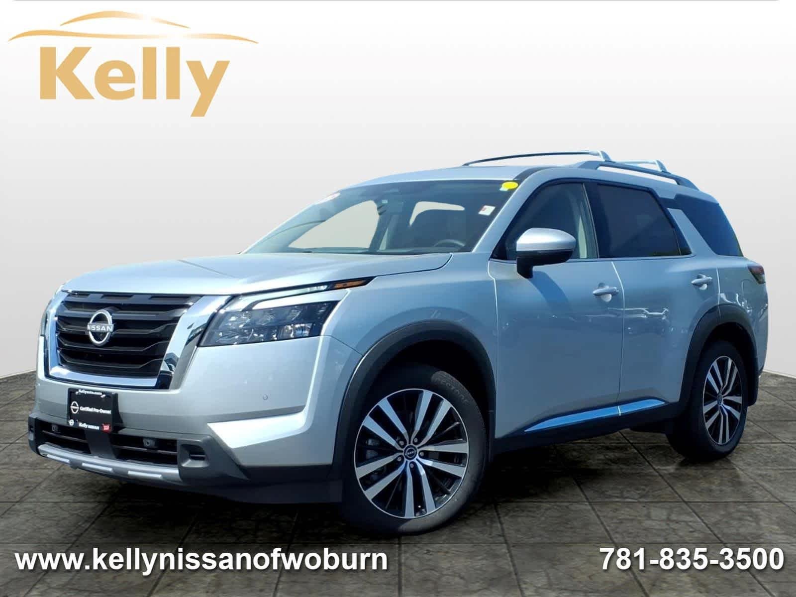 2025 Nissan Pathfinder Platinum 4WD's photo