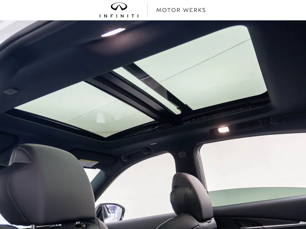 New 2027 2T RAD WHT INFINITI Autograph AWD image 18