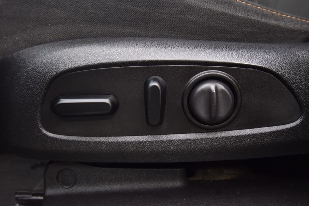 Used 2019 Silver Chevrolet LT image 21