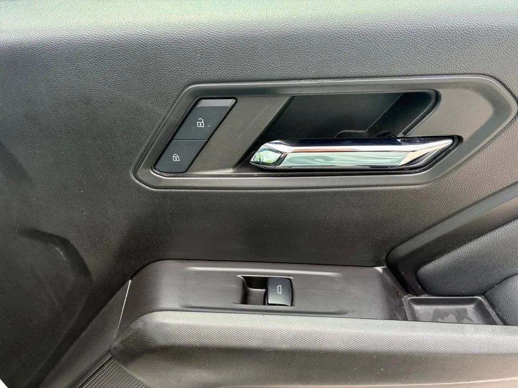 Used 2024 Summit White GMC Elevation image 52