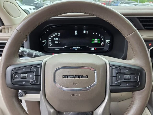 Used 2022 White GMC Denali image 25
