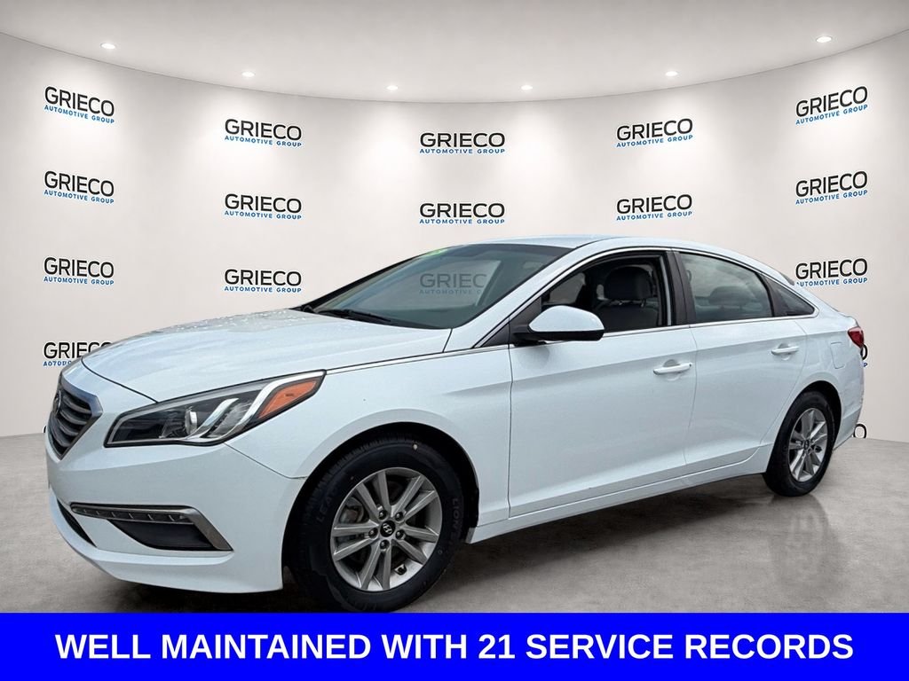Used 2015 White Hyundai SE image 3