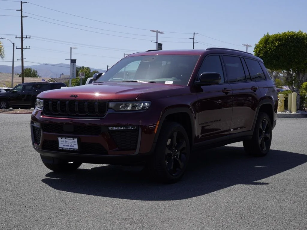 New 2026 Velvet Red Pearl-Coat Exterior Paint Jeep Limited image 7