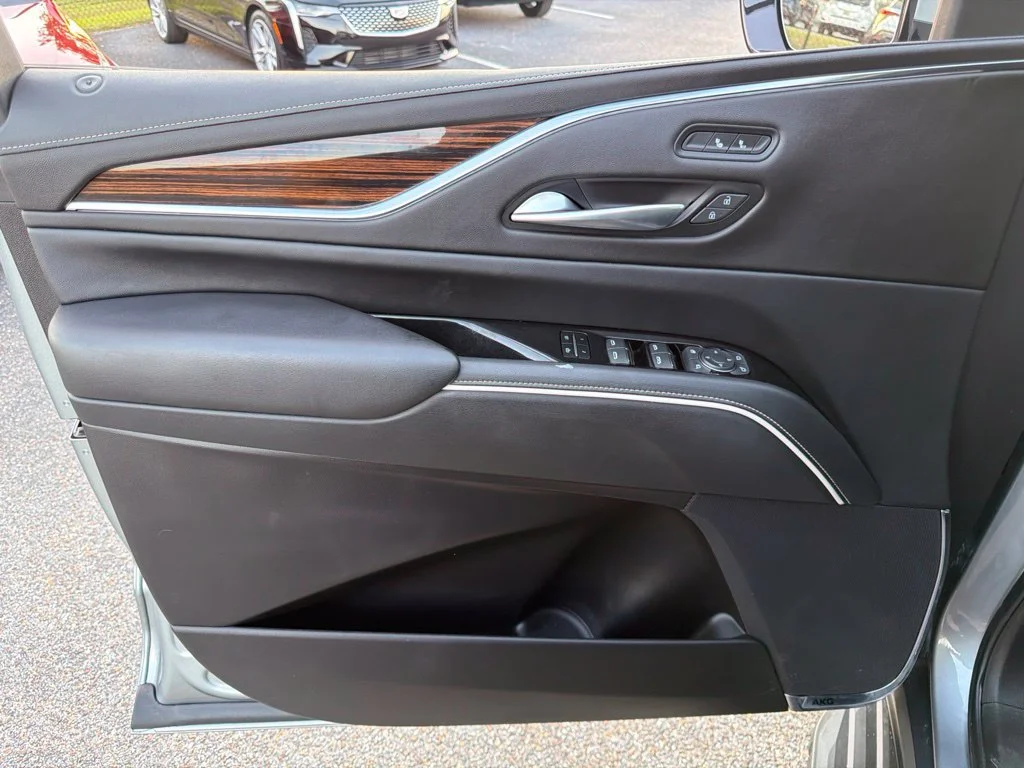 Used 2023 ARGENT SILVER METALLIC Cadillac 4WD Luxury image 22