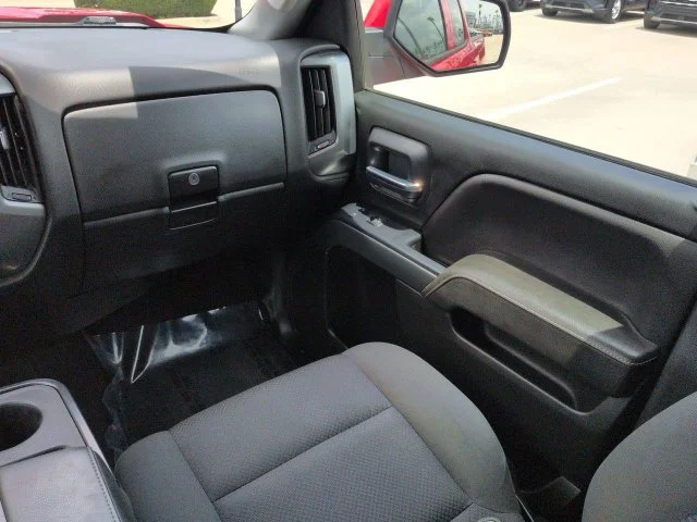 Used 2018 Red Chevrolet LT image 17