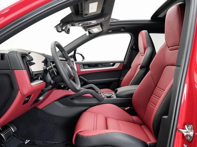 Certified Used 2025  Porsche S image 6