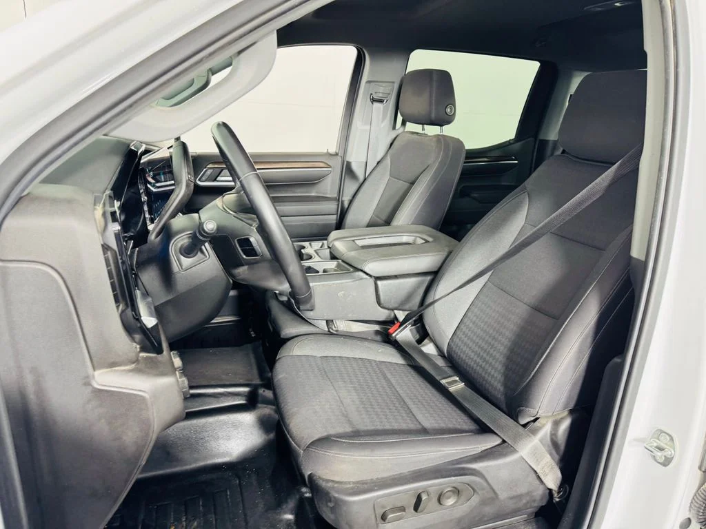 Used 2023 White Chevrolet LT image 6