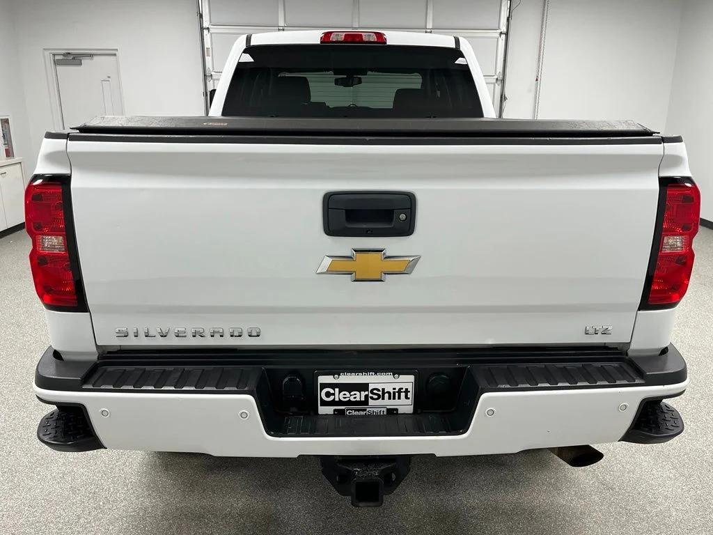 Used 2018 White Chevrolet LTZ image 9