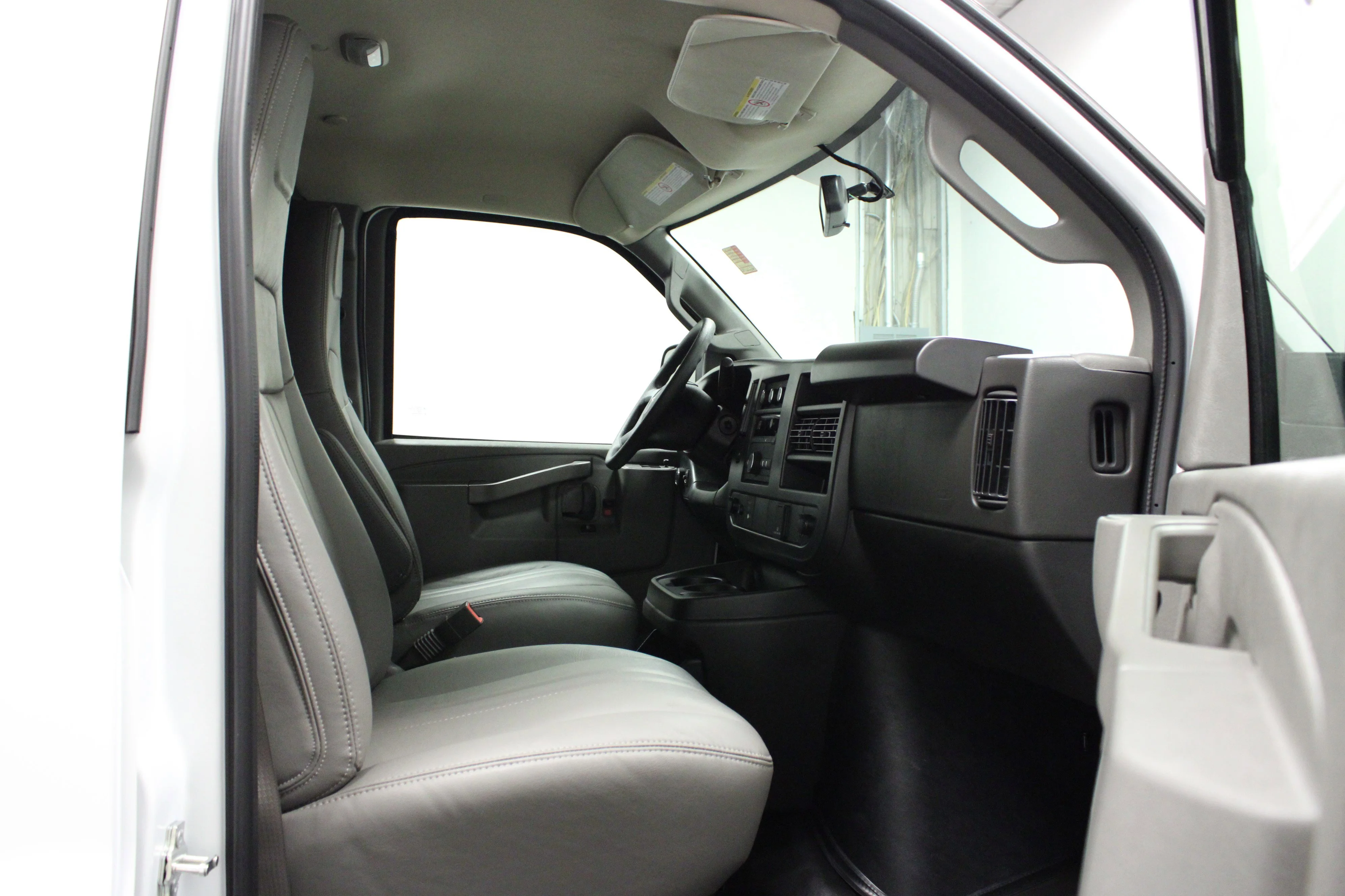 New 2026 Summit White GMC Work Van image 15