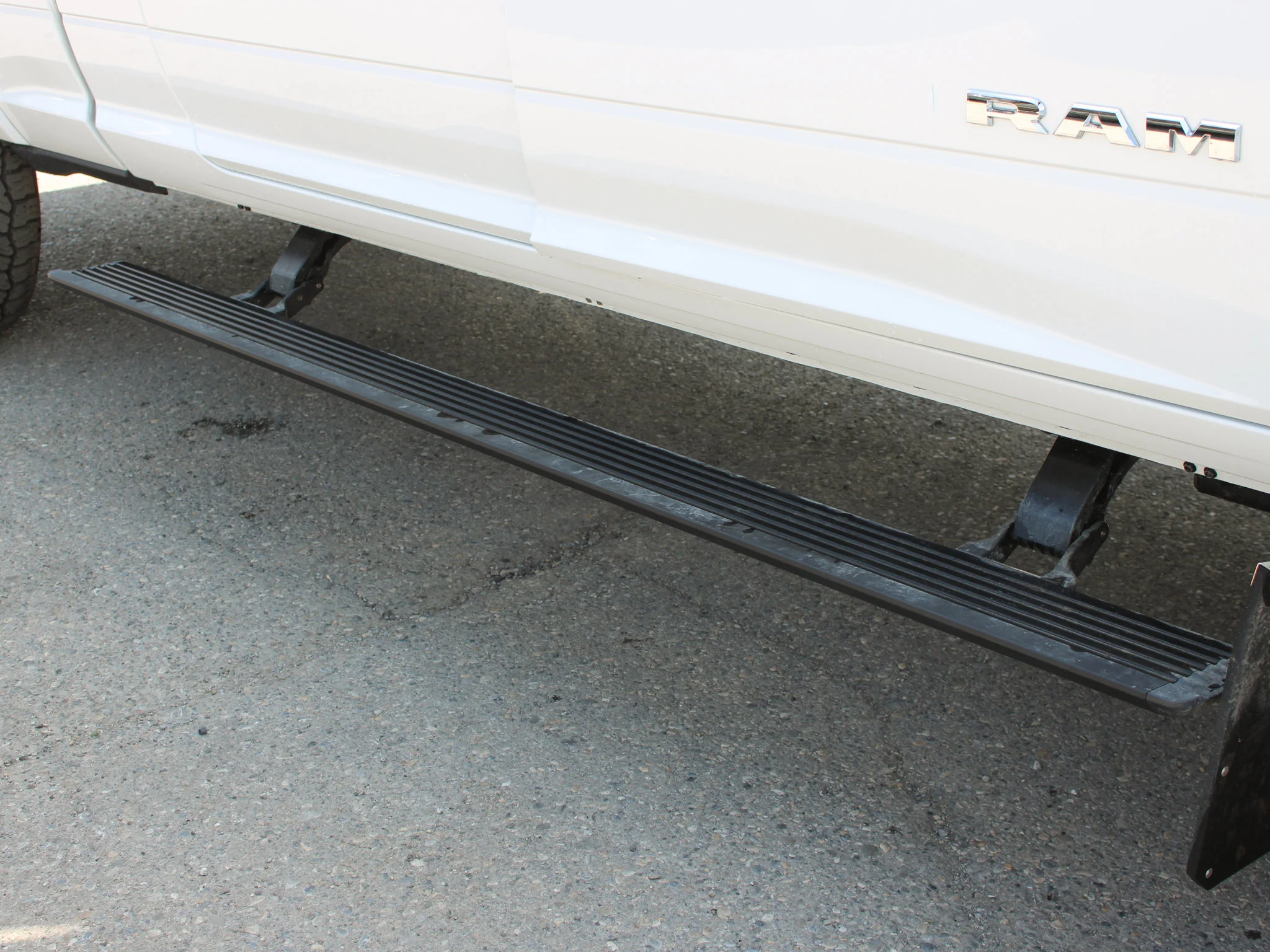 New 2026 White RAM Limited Longhorn*, 2 Inch BDS Lift, Forged 22 Inch Wheels, 35 Inch Tires image 12