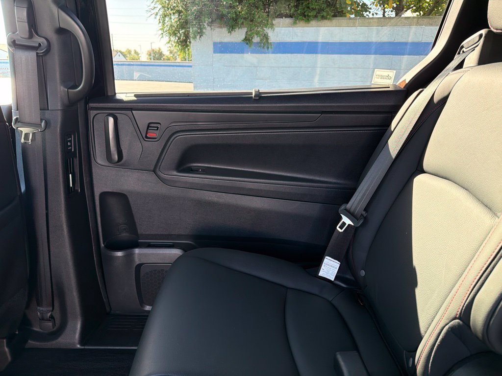 2025 Honda Odyssey Sport L - Photo 25