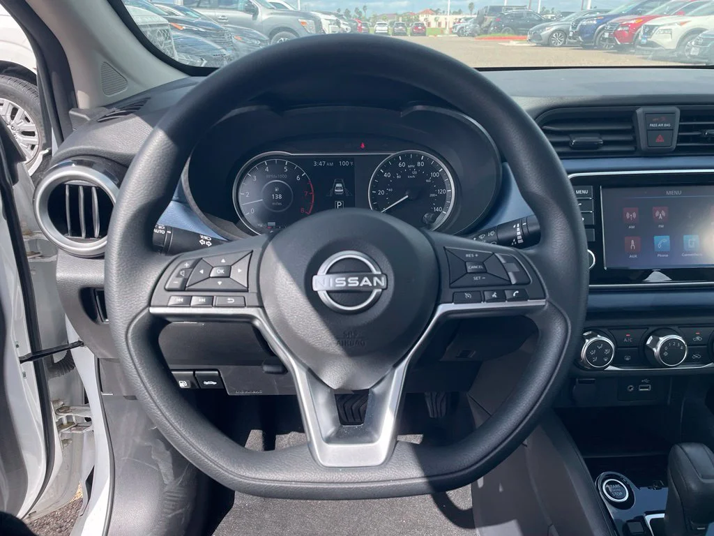 Used 2025 White Nissan 1.6 SV image 7