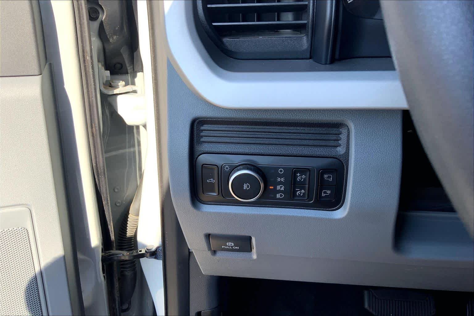 Used 2025 Avalanche Ford XLT image 36
