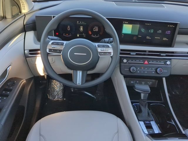 Used 2025 Gray Hyundai SE image 16