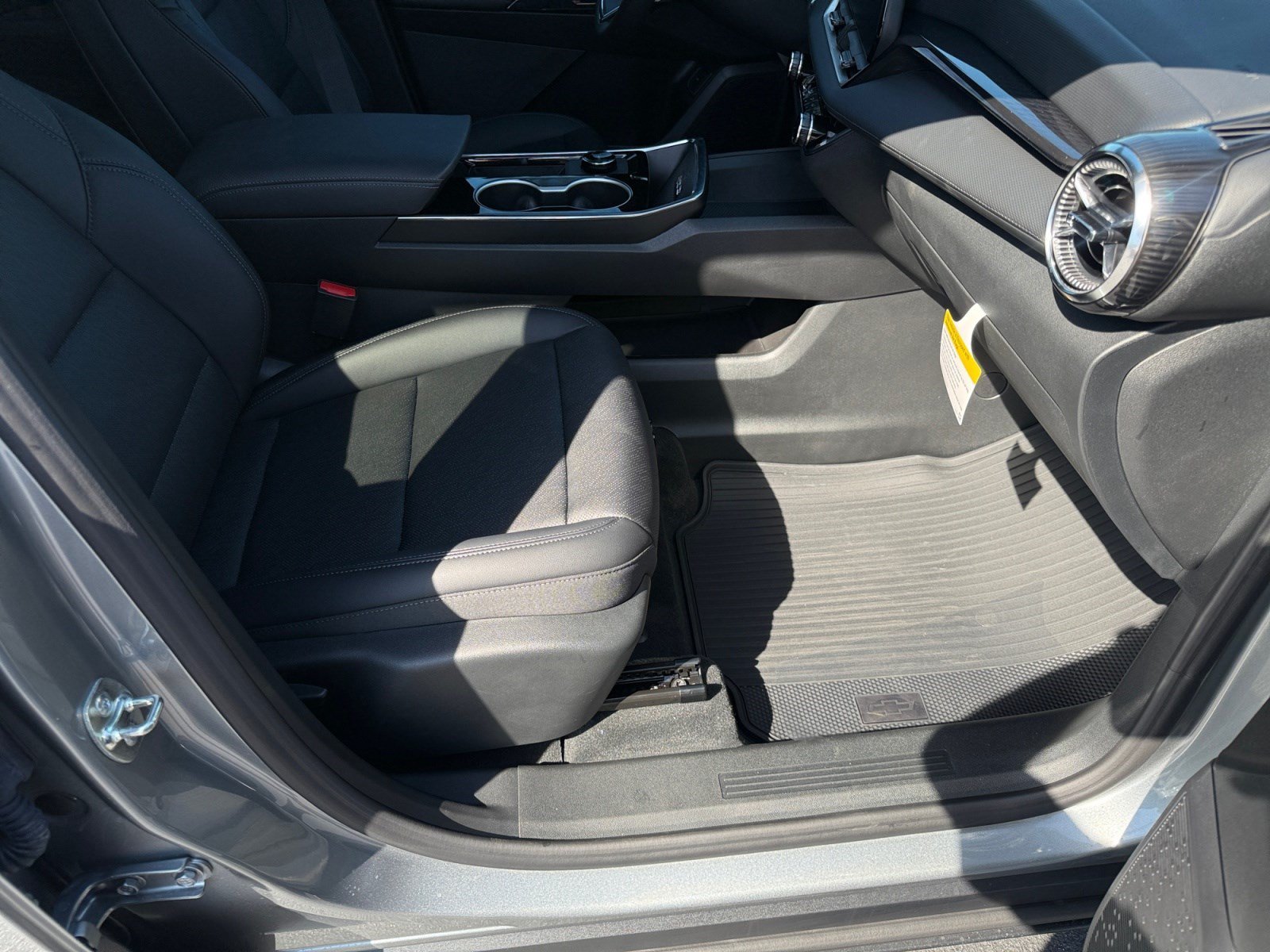 2026 Chevrolet Equinox LT - Photo 12