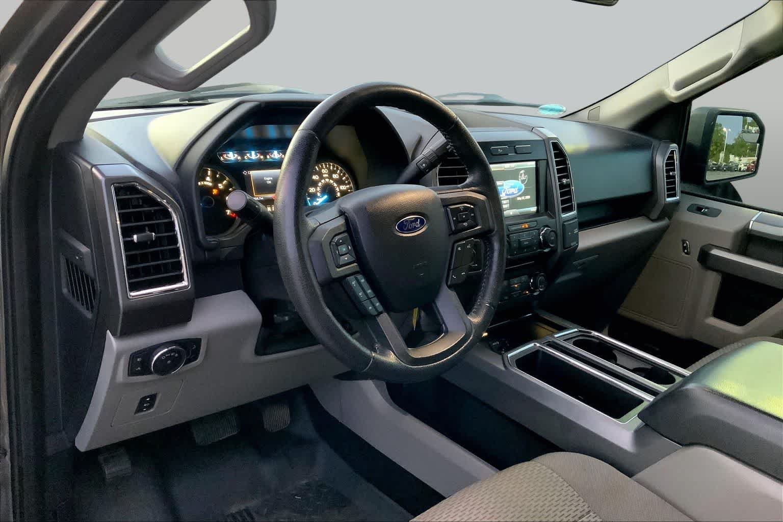 Used 2015 Magnetic Metallic Ford XLT image 15