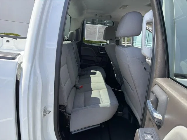 Used 2019 Summit White Chevrolet Silverado Custom image 20