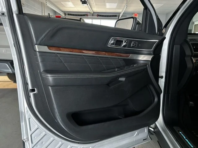 2016 Ford Explorer Platinum - Photo 30